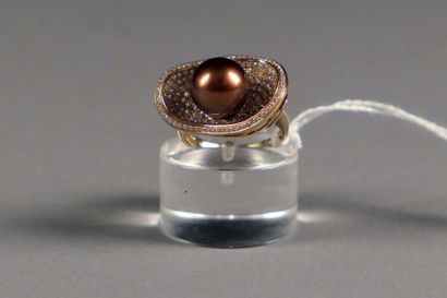 Bague de Dame, contemporaine. Stylisant une...