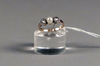 Bague de Dame ancienne. Sertie d'une perle...