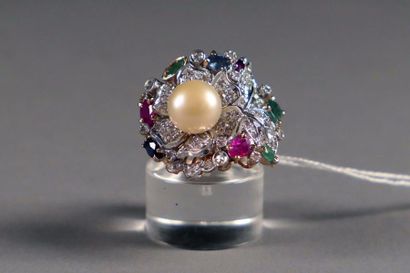 Importante Bague de Dame néo-rétro. Stylisant...