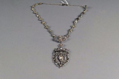 Collier ancien. Datant de la première moitier...