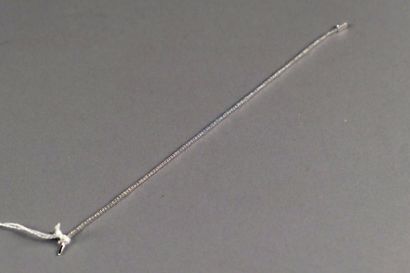 Fin Bracelet rivière. Serti de petits diamants...