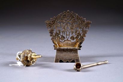 Petite Boîte. Argent gravé et ajouré. Poinçon...