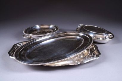 Lot. Deux grands Plats ovales (longueur:...