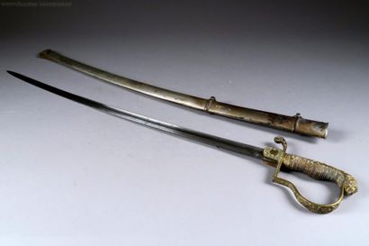 Sabre d'Officier. Lame gravée au tiers. Laiton....