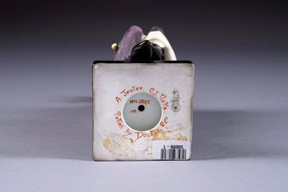 Royal Doulton, sur un modèle de C. Noke
Le...