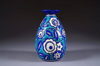 KERAMIS
Vase piriforme Art Déco. A motif...