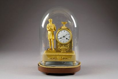 Pendule. A sujet figurant Apollon, en berger,...