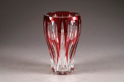 VAL-SAINT-LAMBERT
Vase en épais cristal incolore,...