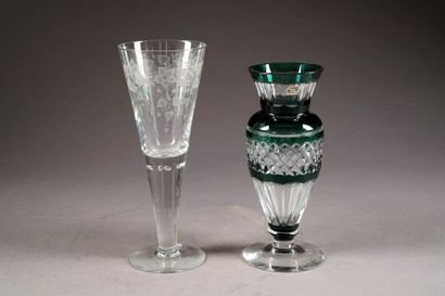 VAL-SAINT-LAMBERT
Vase balustre sur pied...