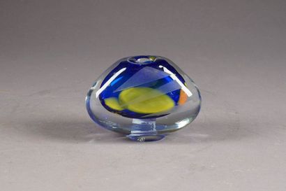 BIZET
Petit vase de forme aplatie. Epais...