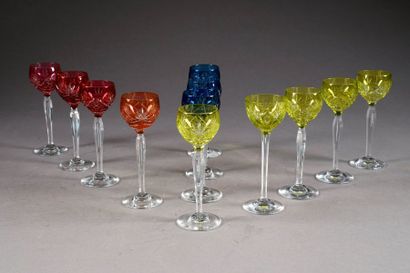 VAL-SAINT-LAMBERT
Suite de douze verres à...