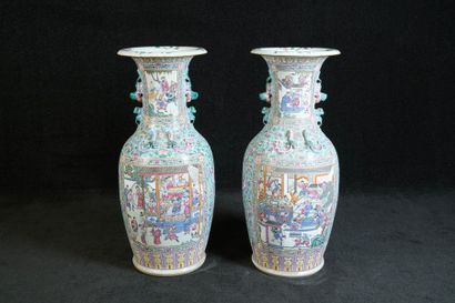 Paire de très grands Vases balustre. Col...