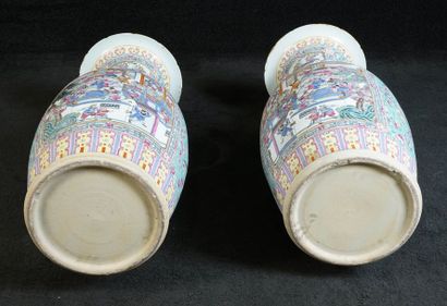 Paire de très grands Vases balustre. Col...
