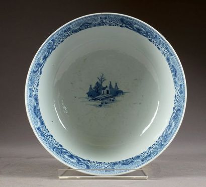 Coupe ronde sur Pied talon. Décor, circulaire,...