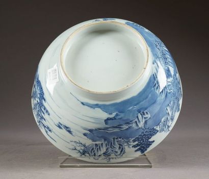 Coupe ronde sur Pied talon. Décor, circulaire,...