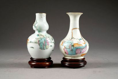 D'époque Républicaine
Deux petits vases....