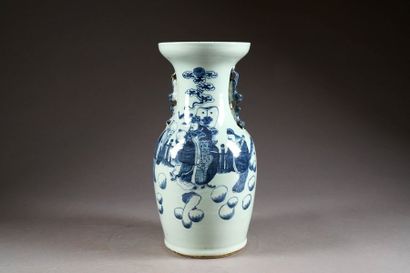 Vase Maillet. Col animé de quatre Chimères....