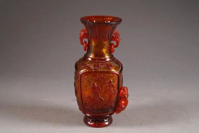 Vase quadrangulaire à Col évasé. Verre de...