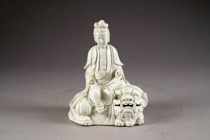 Dehua
Kwann-Yin représentée assise sur un...