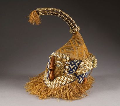 Masque heaume Mukyeem. Sommé d'une trompe...