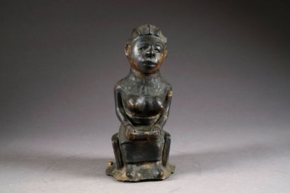 Goulot de Jarre Kongo, anthropomorphe. Figurant...