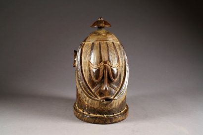 Masque heaume Igala. De type traditionnel....