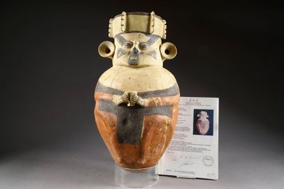 Urne funéraire Chancay. Au visage cylindrique...
