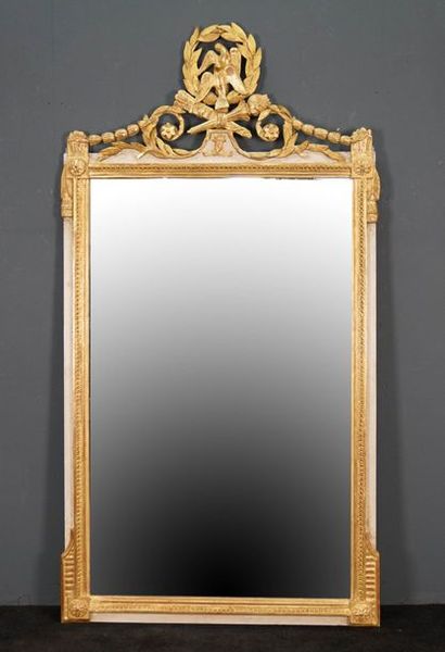 Miroir de Cheminée Louis XVI. Le fronton...