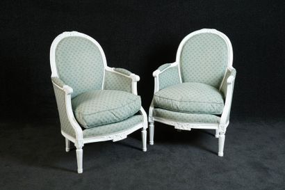 Paire de Bergères de Style Louis XVI. Dossiers...