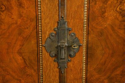 ALFRED CHAMBON
Armoire. Sommée d'un marbre...