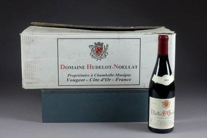 Nuits-Saint-Georges 2001. (6 bouteilles)....