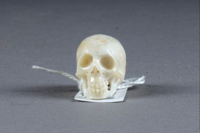 Petite Vanité. Ivoire sculpté.
Hauteur: 2,5...