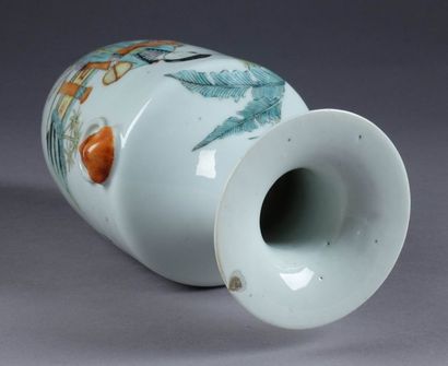 D'époque Républicaine.
Vase, à col trompette,...