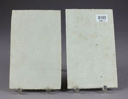 Paire de Plaques. Figurant une rivière aux...