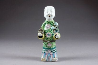 Pou Tai. Porcelaine de Chine à émaux polychromes....