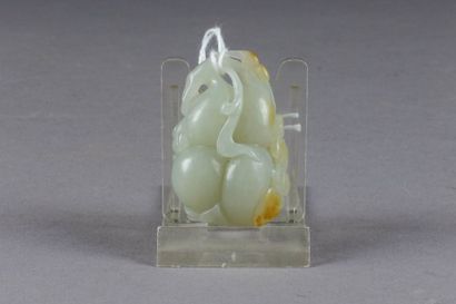 Courges accostées d'une Chauve-souris. Jade...