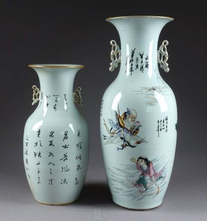 Deux Vases balustre. A décor d'Immortels...