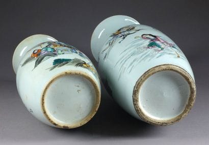 Deux Vases balustre. A décor d'Immortels...