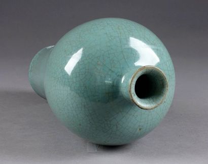 Vase Meiping. A petite embouchure ourlée...