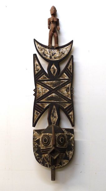 Masque-Planche Bwa. Aux formes géométriques...