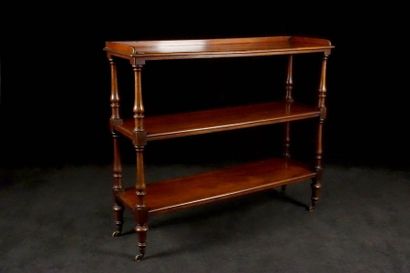 Etagère ouverte. A triple tablette maintenue...