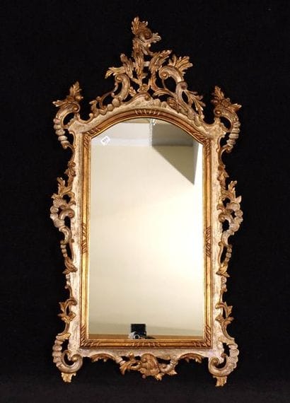 Miroir de Style Baroque. Encadrement entièrement...