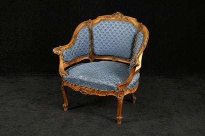 Fauteuil Crapaud de Style Louis XV. Dossier...