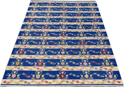 Tapis Kilim-Bessarabie. A bandes blanches...