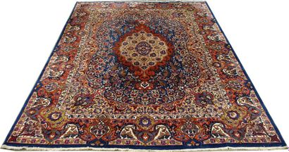 Tapis Kashmar iranien. Grand médaillon allongé...