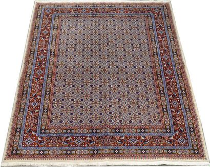 Carpette Bidjar. Fond clair décoré, en plein,...