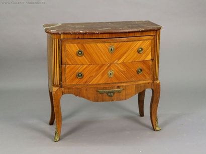 Commode Transition Louis XV-Louis XVI. Sommée...