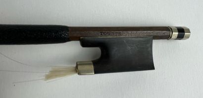 Violin ARCHET - School of BAZIN
Carrying...