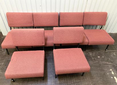 Suite de six chauffeuses , piètement métallique...