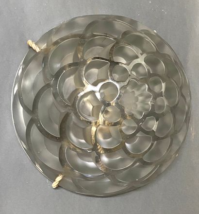 René LALIQUE 

Suspension en cristal moulé...